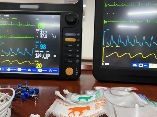 12.1" Φορητή μηχανή ζωτικών σημείων πολλαπλών γλωσσών για ασθενείς κτηνιατρικών ζώων
