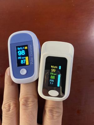 Ιατρικός σφυγμός Oximeter άκρων δακτύλου δημόσιων σχέσεων SPO2 OLED για το ασθενοφόρο νοσοκομείων, όργανο ελέγχου οξυγόνου αίματος