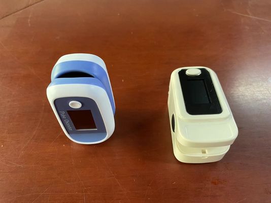 Ιατρικός σφυγμός Oximeter άκρων δακτύλου νοσοκομείων OLED για την ενήλικη παιδιατρική κλινική, όργανο ελέγχου οξυγόνου αίματος