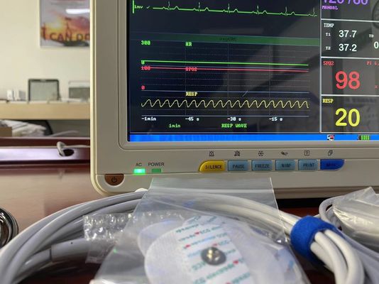 Μηχάνημα παρακολούθησης καρδιακών παλμών 12&quot; TFT LCD σε λευκό χρώμα SKD OEM αποδεκτό