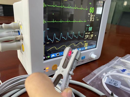 Φορητό κτηνιατρικό υπομονετικό όργανο ελέγχου 8,4 ίντσα - υψηλή ακρίβεια για Temp EtCO2 ECG SPO2 NIBP